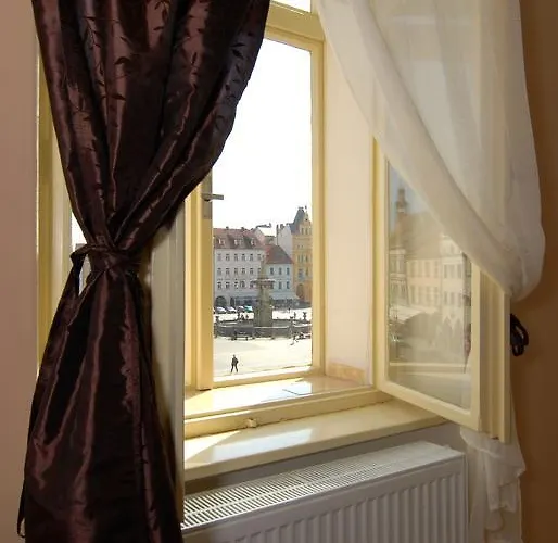 丰塔纳比萨里亚裴森酒店 招待所 3*