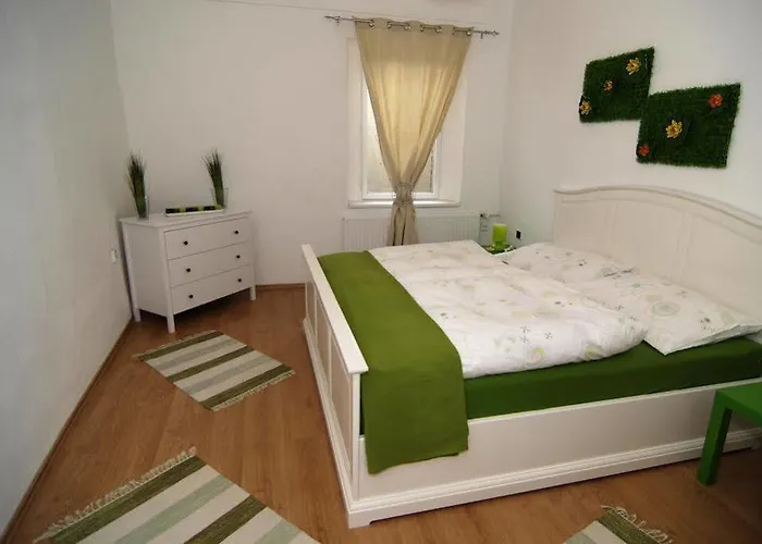 丰塔纳比萨里亚裴森酒店 3*