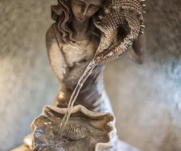 丰塔纳比萨里亚裴森酒店 3*